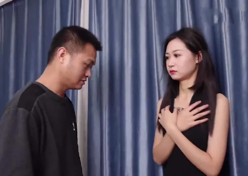 Qua sửa máy tính giúp cô vợ thằng hàng xóm rồi hiếp luôn cô nàng